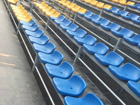 可拆卸拼装看台-低靠背椅-层侧半封闭