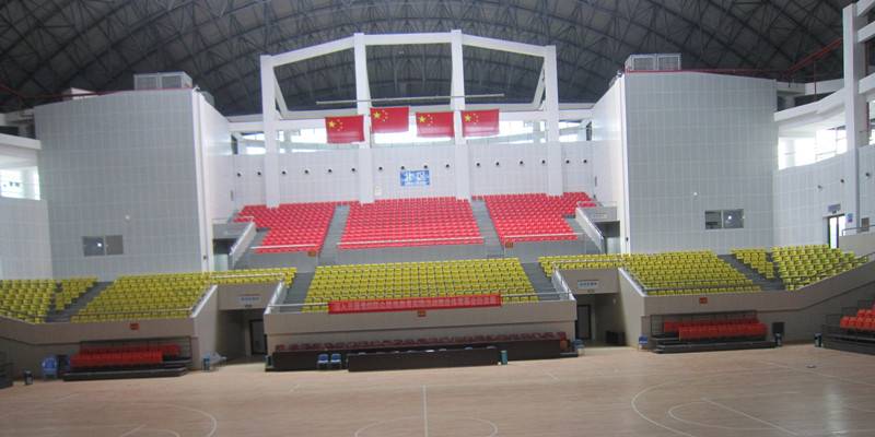 绿蛙看台落户双峰体育中心-全部座椅安装到位