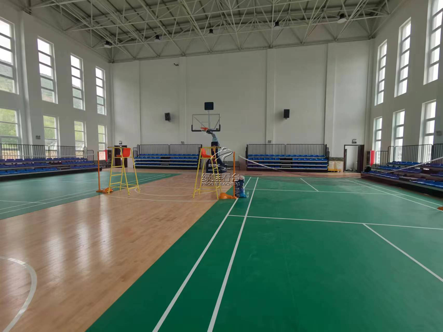 绿蛙看台完成甘肃通渭县体育馆手动伸缩看台项目
