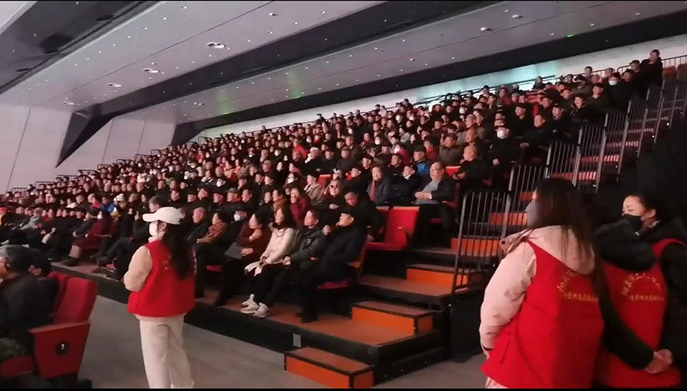 伸缩看台座椅的结构优化：如何提高承重与稳定性？